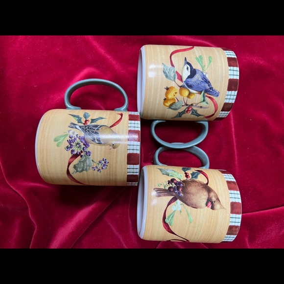 3 Different Lenox Mugs, ‘Winter Greetings Everyday’ - Picture 2 of 8